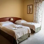 Eden 3*